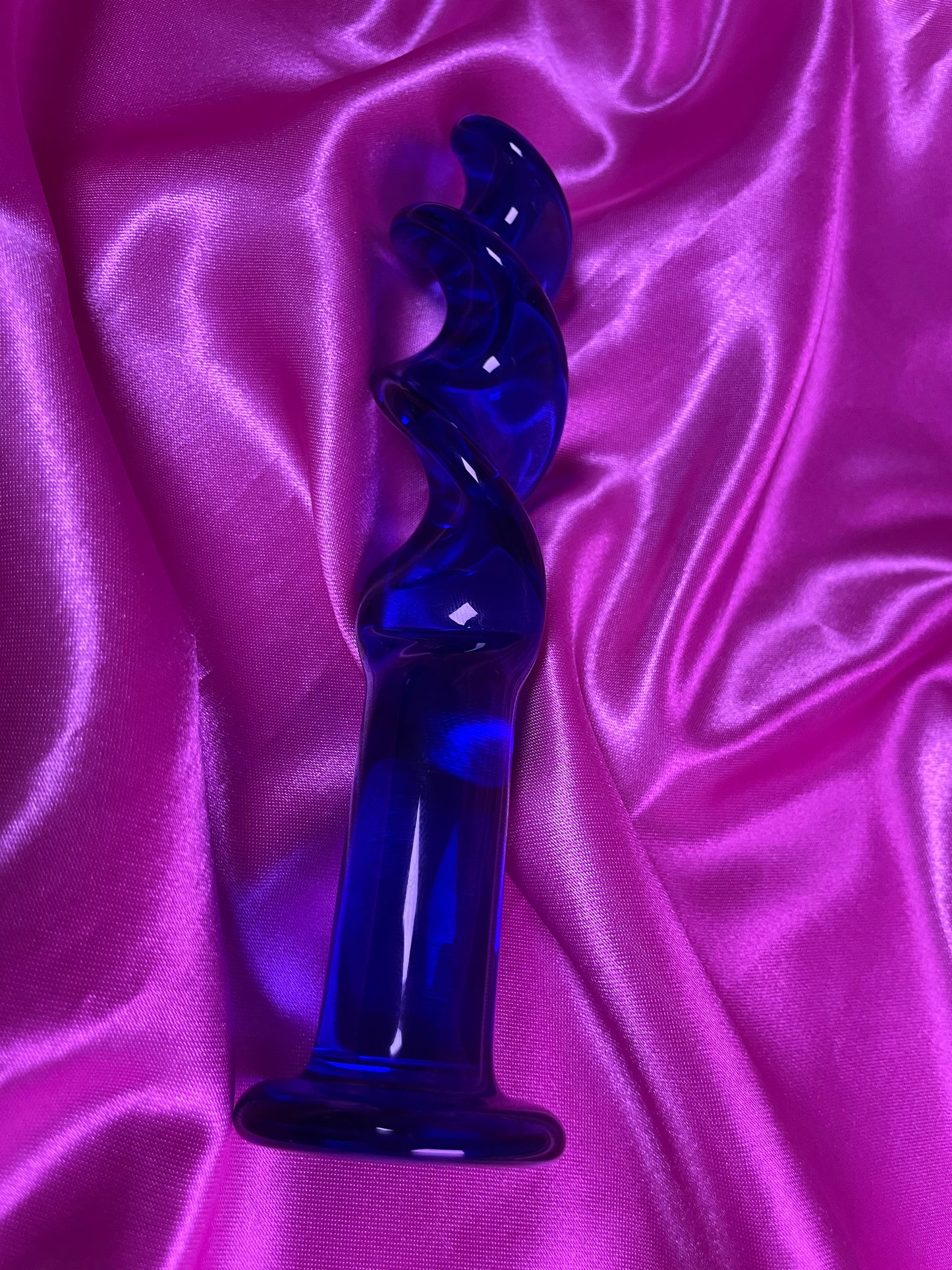 💎 Dildos de Cristal: Arte y Placer en tus Manos