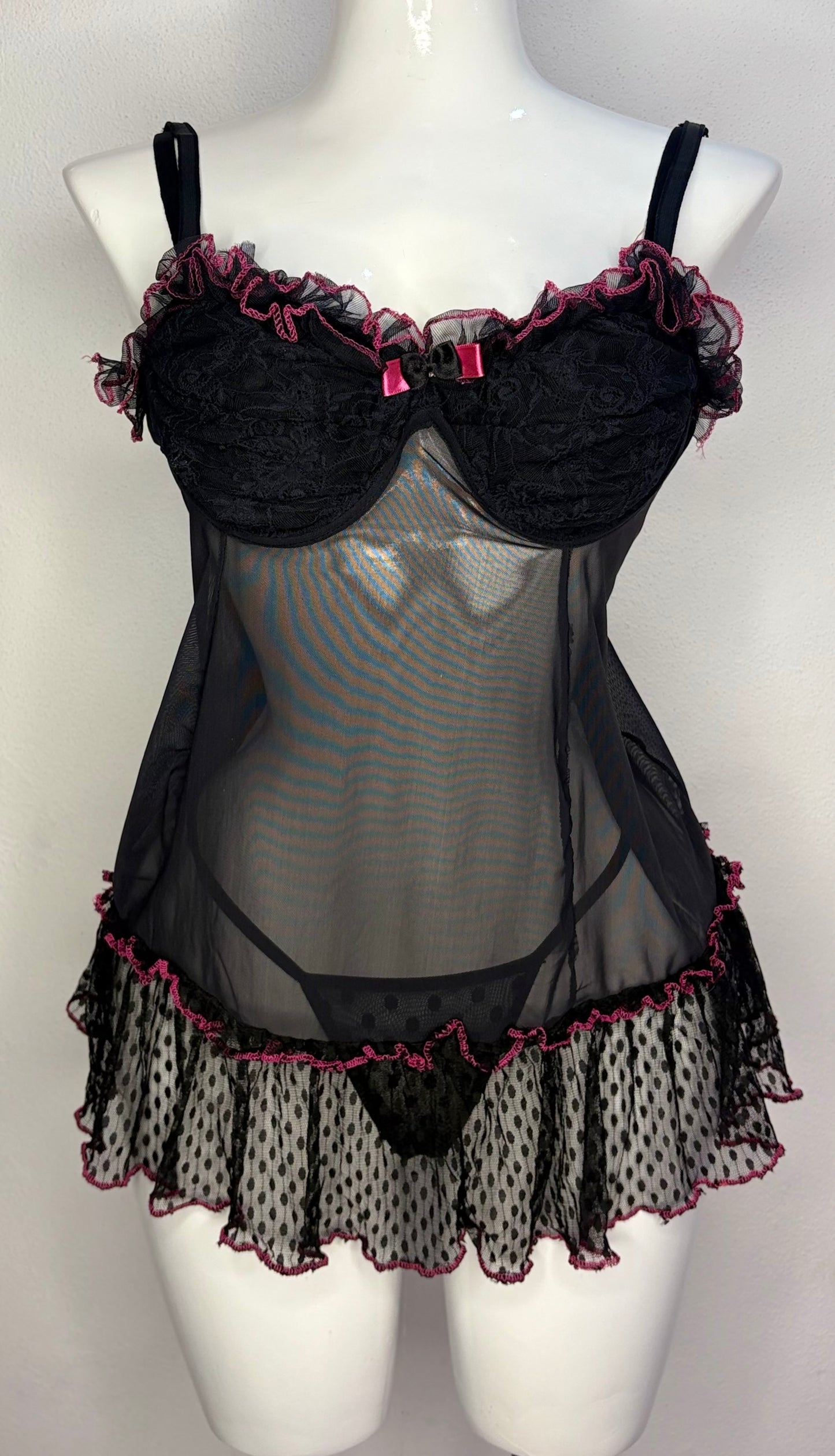 Baby Doll "Violeta" – Encaje, Puntos y Contrastes de Color