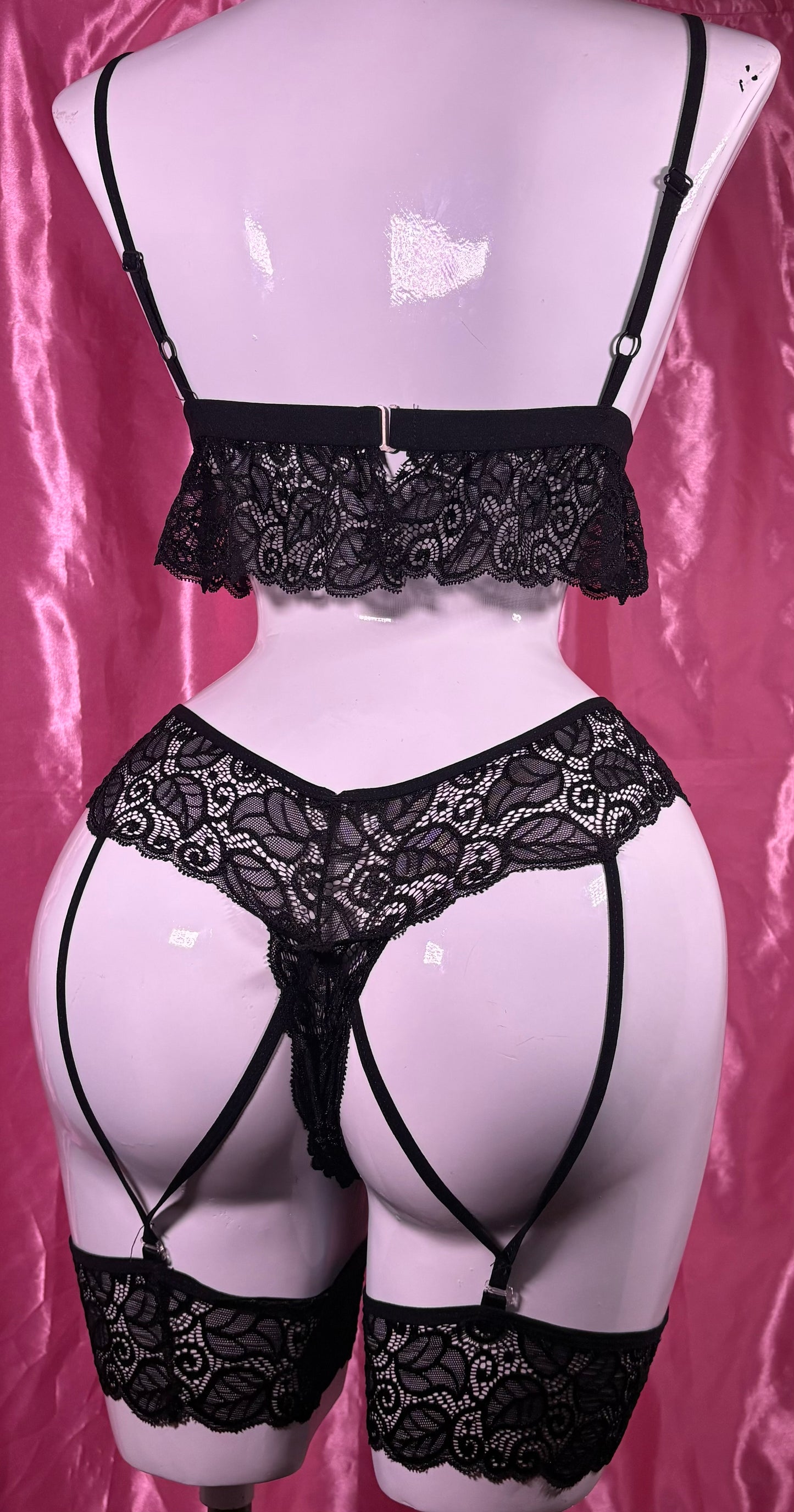 🌹 Set "Catalina": Romanticismo con un Toque Atrevido