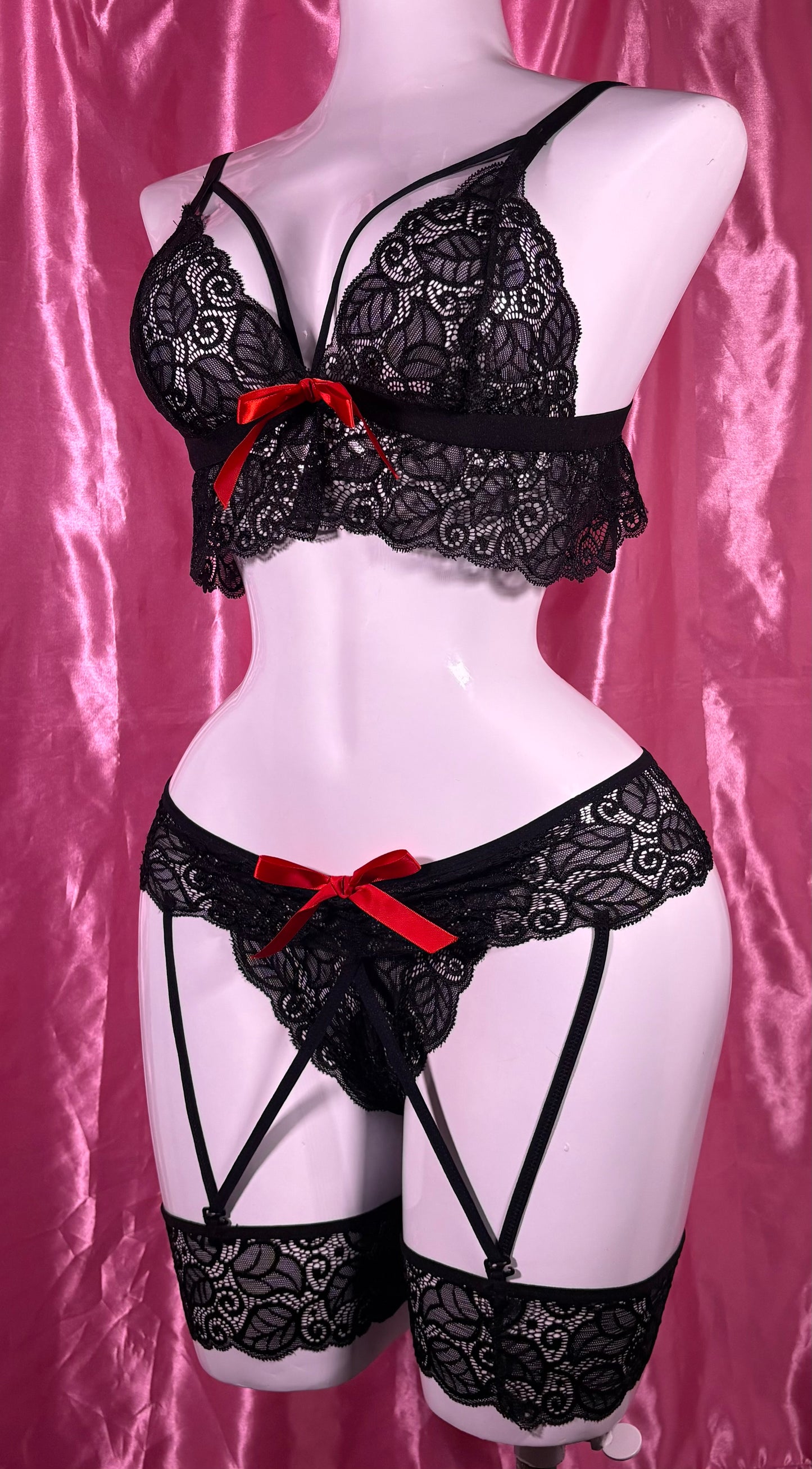 🌹 Set "Catalina": Romanticismo con un Toque Atrevido